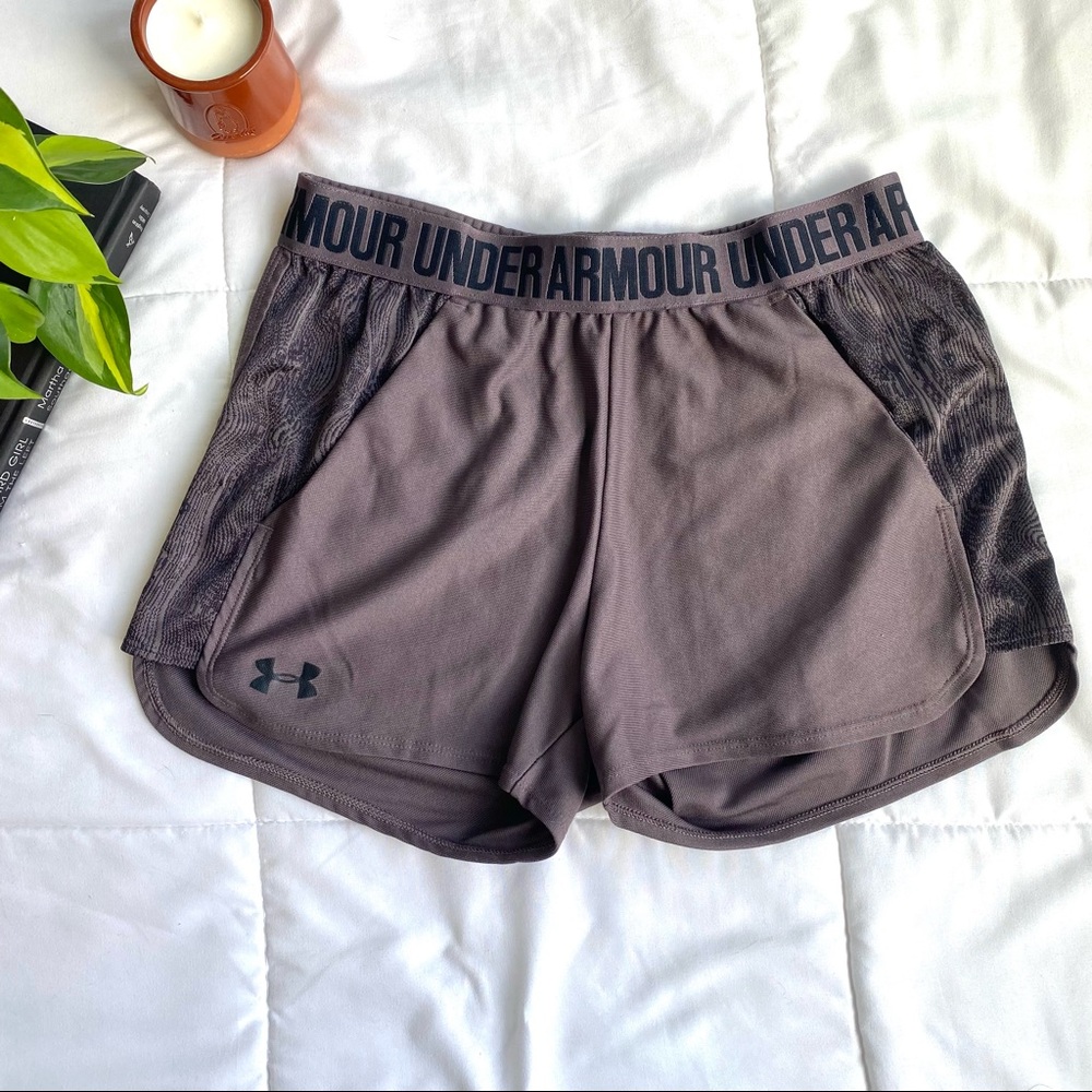 Under Armor, loose fit with pockets